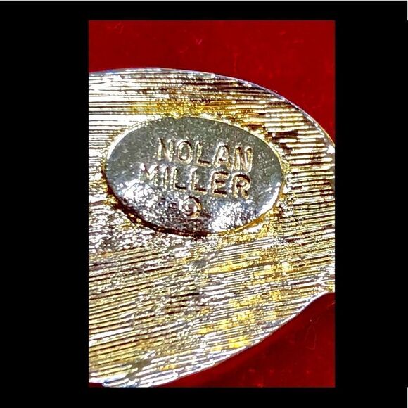 Nolan Miller Signed Large Rhinestone Rose Brooch - Picture 8 of 8